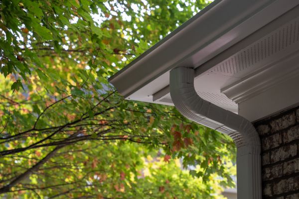 Eavestrough Installation